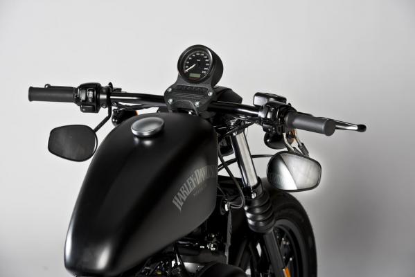 harley-davidson-2013-sportster-iron-883-special-edition-2