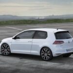volkswagen-golf-car-of-the-year-2013-1