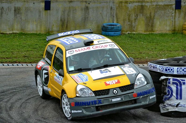 Tra le 2 ruote motrici, vittoria dell’ex campione italiano rally Piero Longhi, navigato da Roberto Ruggeri, su Renault Clio S1600