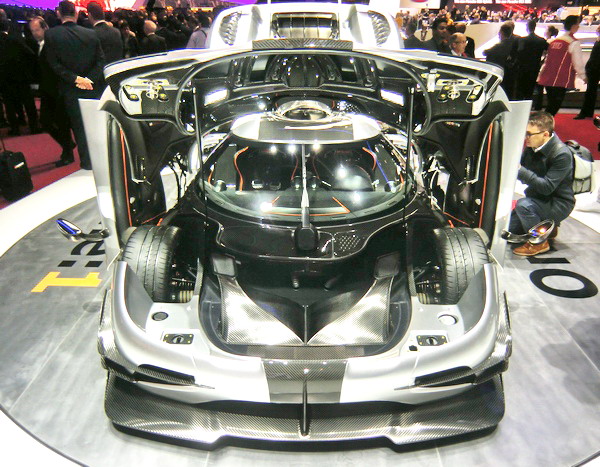 Koenigsegg - One-1 anteriore