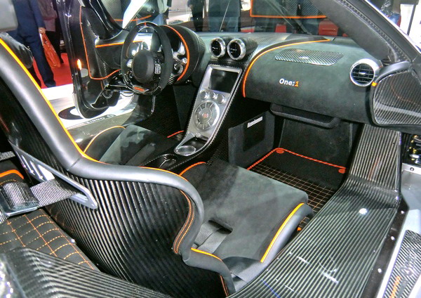 Koenigsegg - One-1 interno