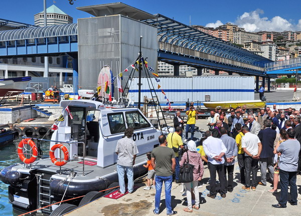 Alla cerimonia di consegna della nuova pilotina «Mizar», hanno partecipato le autorità del Porto e della città di Genova e i rappresentanti di FPT Industrial e Bellcraft  