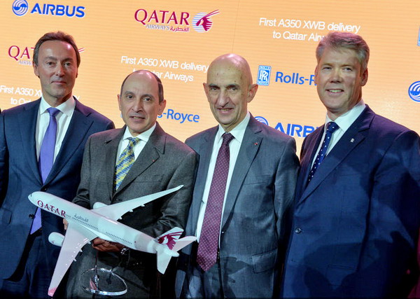 Da sinistra a destra: il Presidente e CEO di Airbus Fabrice Brégier, il Chief Executive di Qatar Airways, Sua Eccellenza Akbar Al Baker, l'ex Presidente e CEO di Airbus Louis Gallois e il Presidente di Rolls-Royce Aerospace Tony Wood