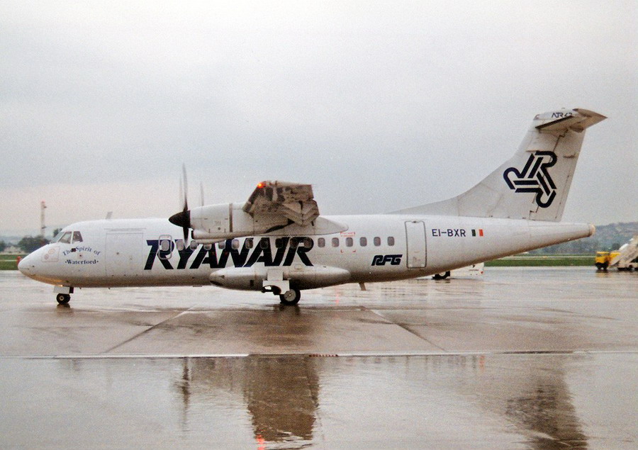 Ryanair_ATR-42-300