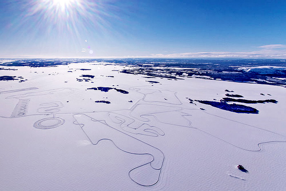 La pista ghiacciata di Arjeplog, a una settantina di chilometri dal Circolo Polare Artico