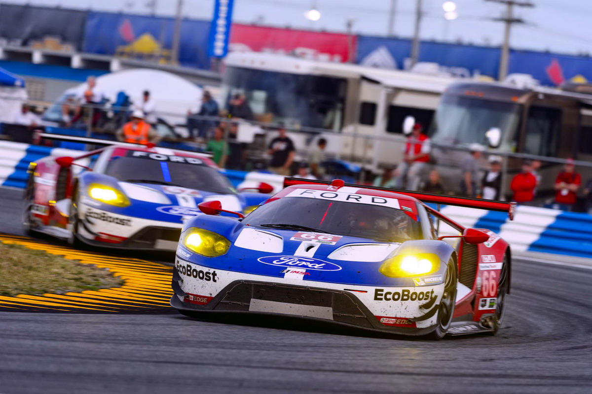 FORD_GT_racing[1]