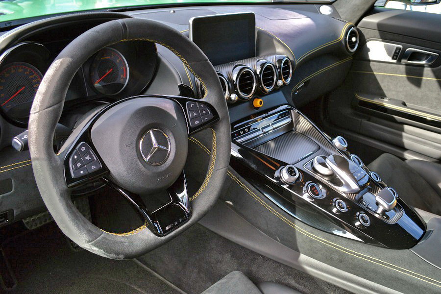 16_Mercedes AMG GT R