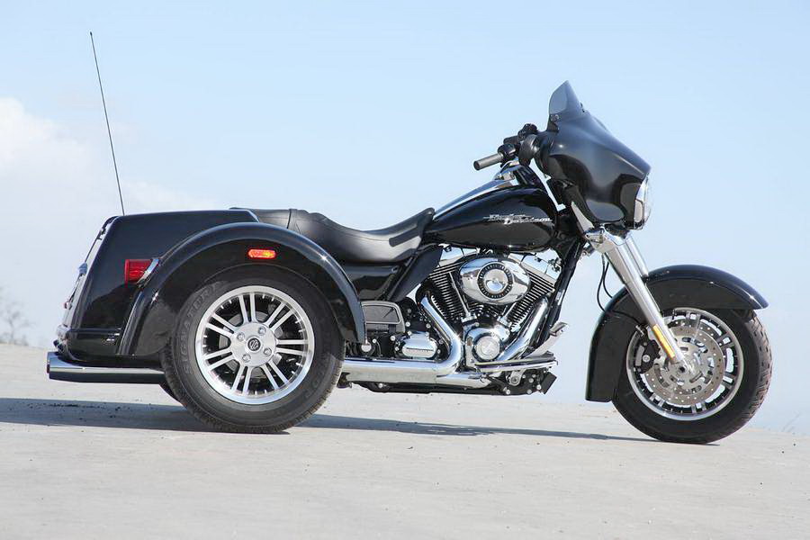 Motori360.it-HarleyDavidson TriGlideUltra-05-Street-Glide-Trike