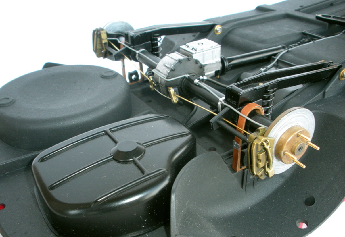 Motori360 F18 Duetto 1-8 1750 130 TF 1973freni e sospensioni post con leveraggi freno a mano (1)