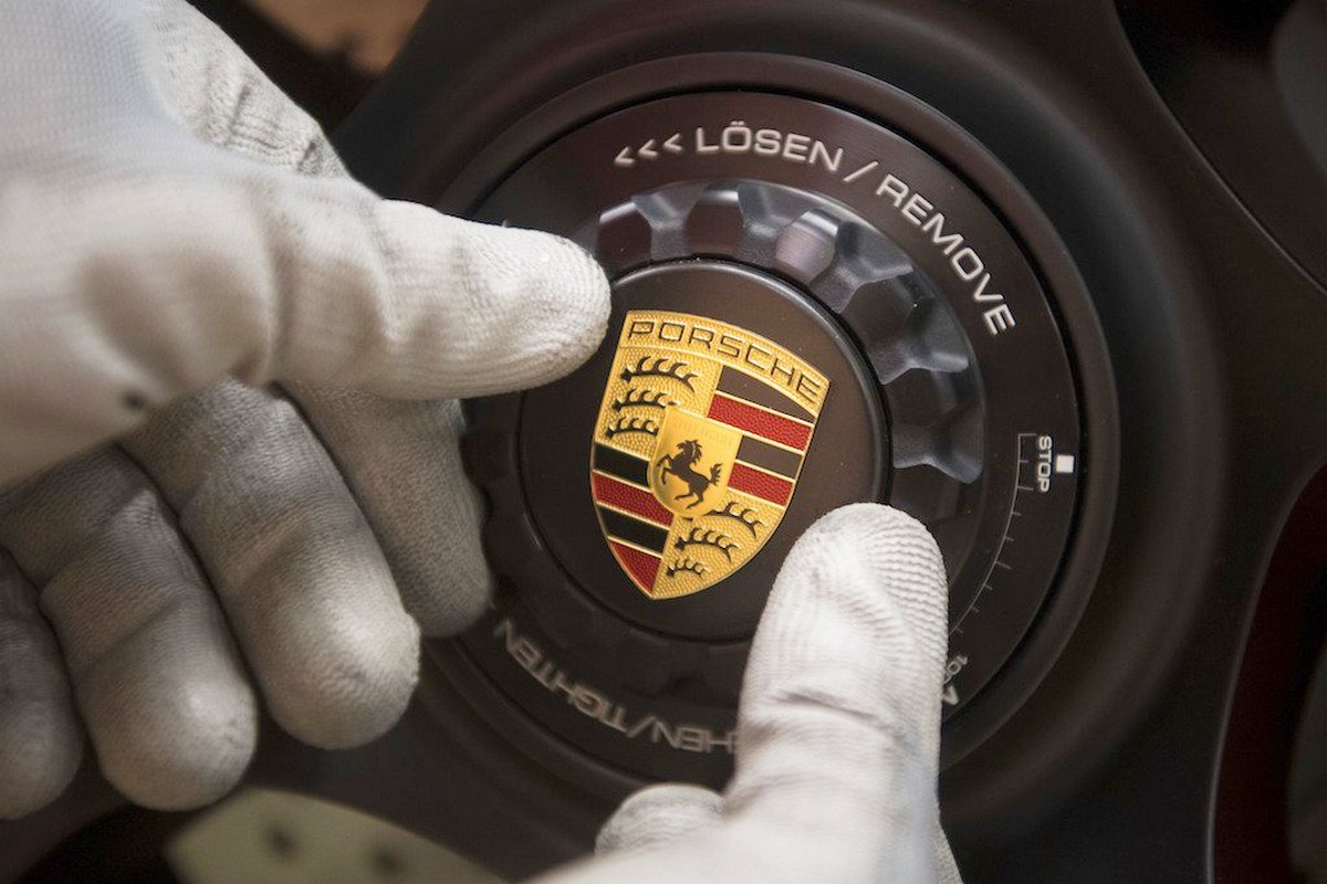 Porsche manufacturing