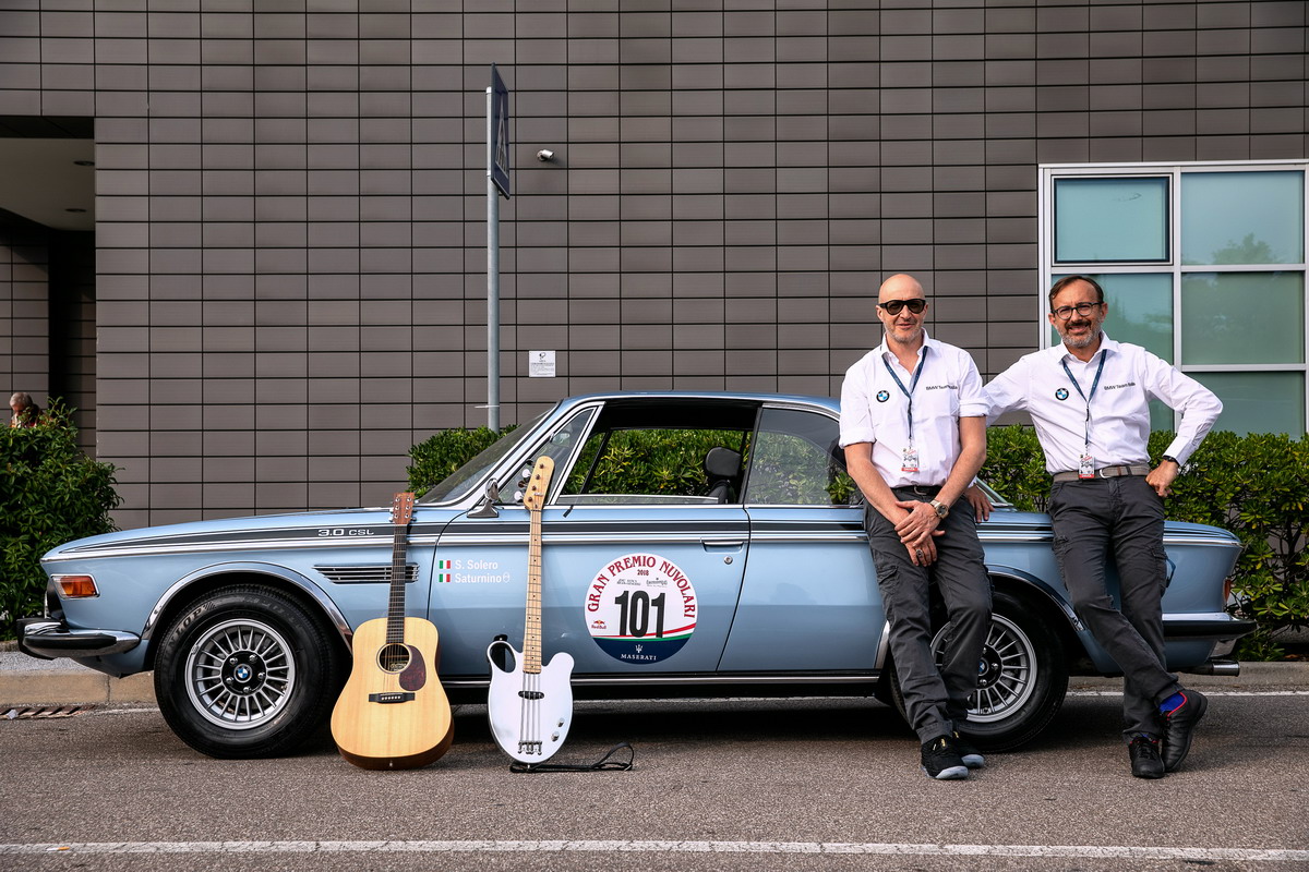 Il bassista Saturnino Celani  e il Presidente e A.D. di BMW Italia Sergio Solero