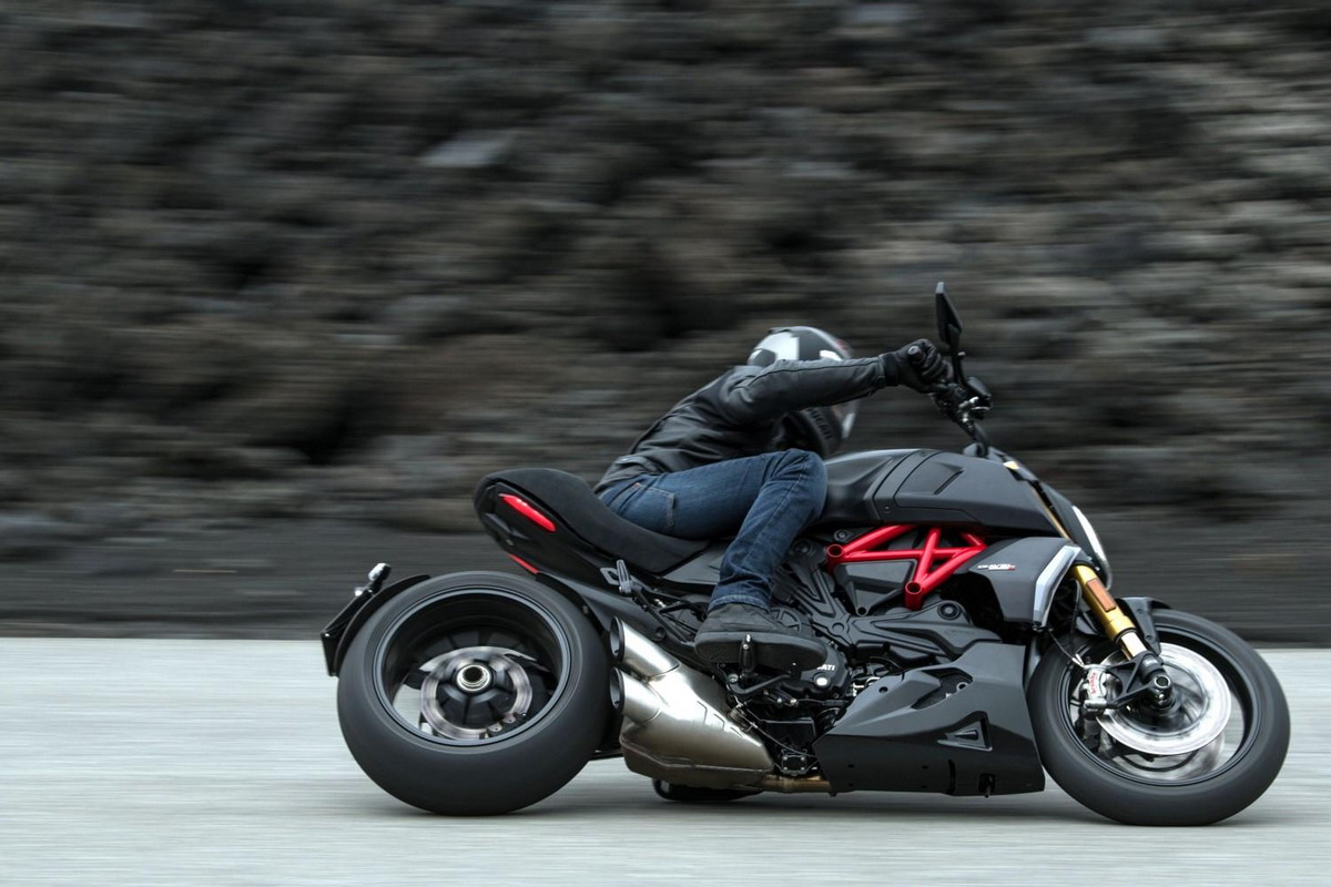 Motori360_Ducati_Diavel-1260-S-MY19 (4)