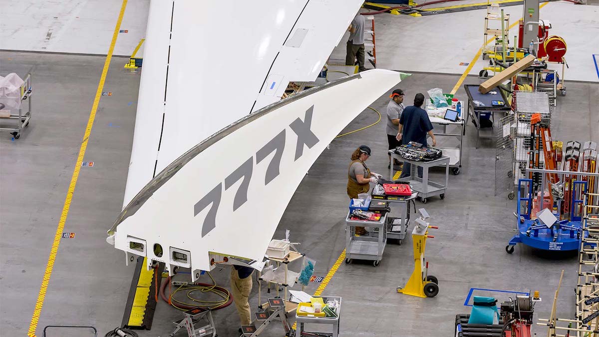 777x-folding-wingtip
